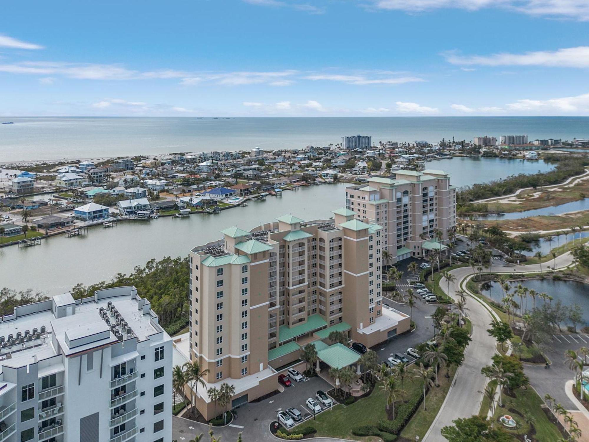 Waterfront Condo W/ Bay Views, Pool & Tennis Court Fort Myers Beach Eksteriør bilde