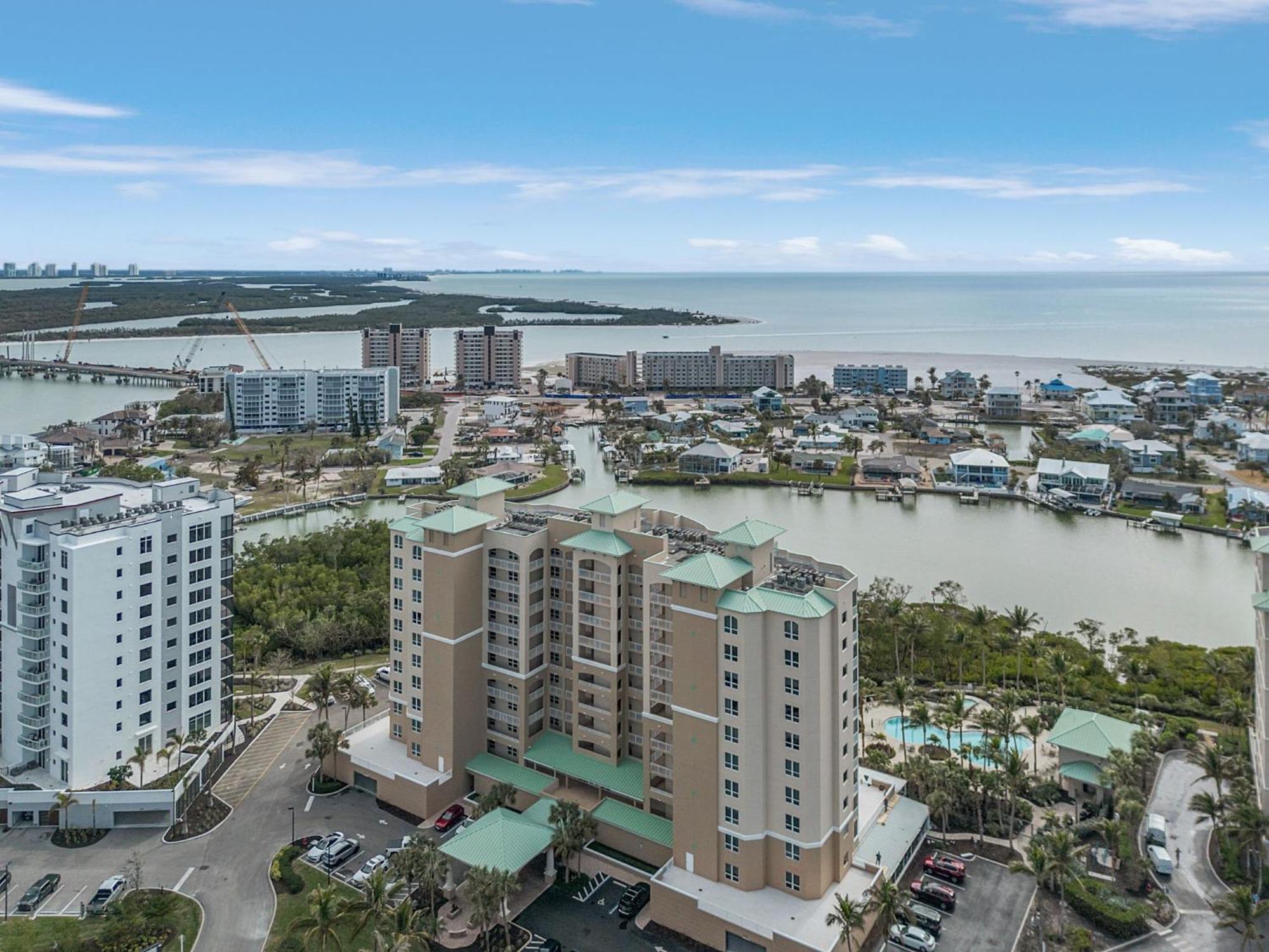 Waterfront Condo W/ Bay Views, Pool & Tennis Court Fort Myers Beach Eksteriør bilde